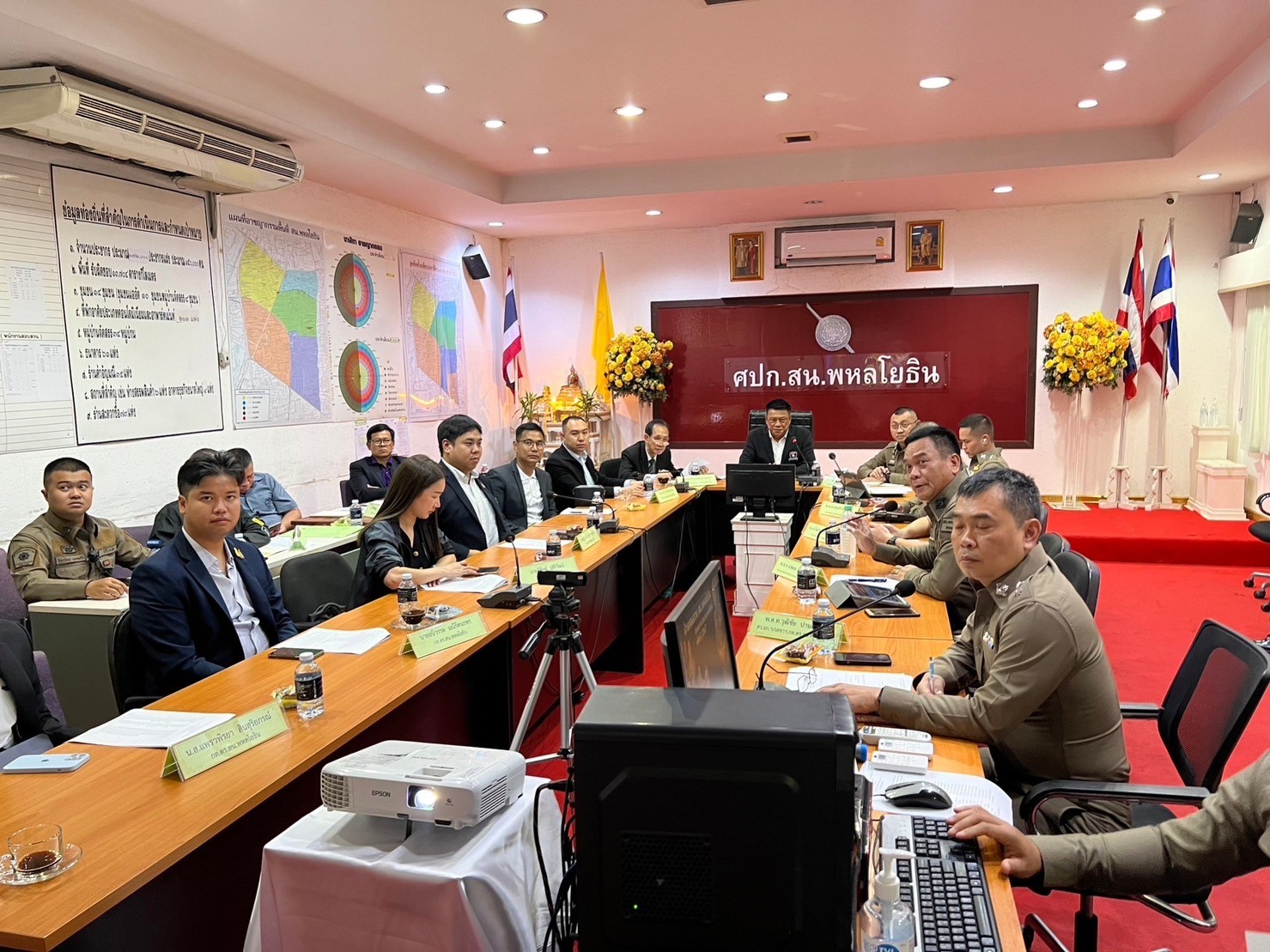 การประชุม คณะกรรมการตรวจสอบและติดตามการบริหารงานตำรวจ  (กต.ตร.) สถานีตำรวจนครบาลพหลโยธิน ครั้งที่ 2/2567